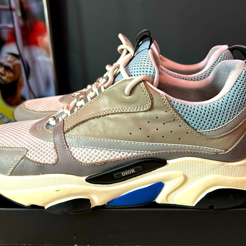 Selling Dior B22s
